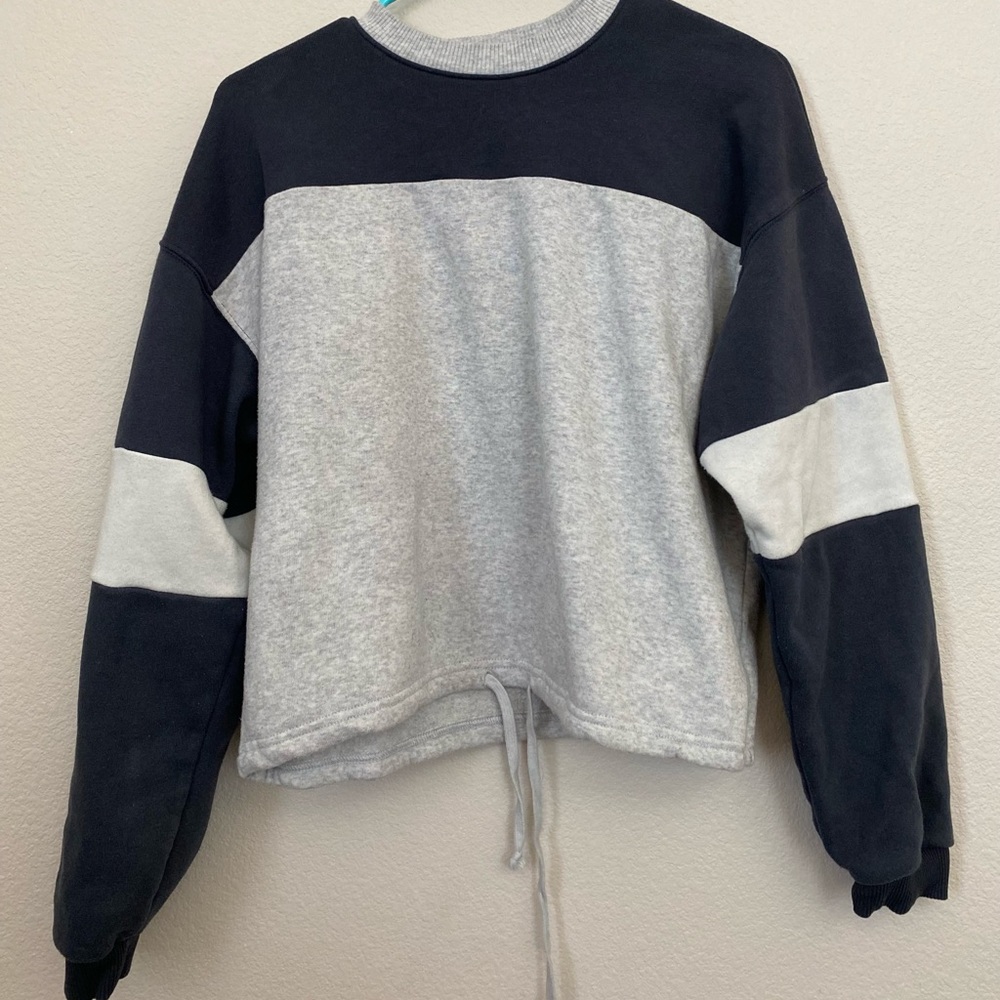 Crew sweater with waist tie